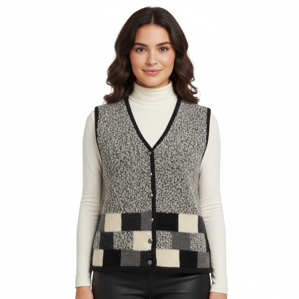 VTG Portraits by Northern Isles Sweater Vest Size S Gray Checkerboard Grannycore